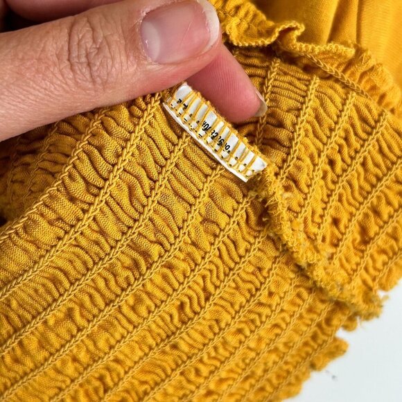 Mustard yellow womens smocked crop‎ top size small - Picture 3 of 4